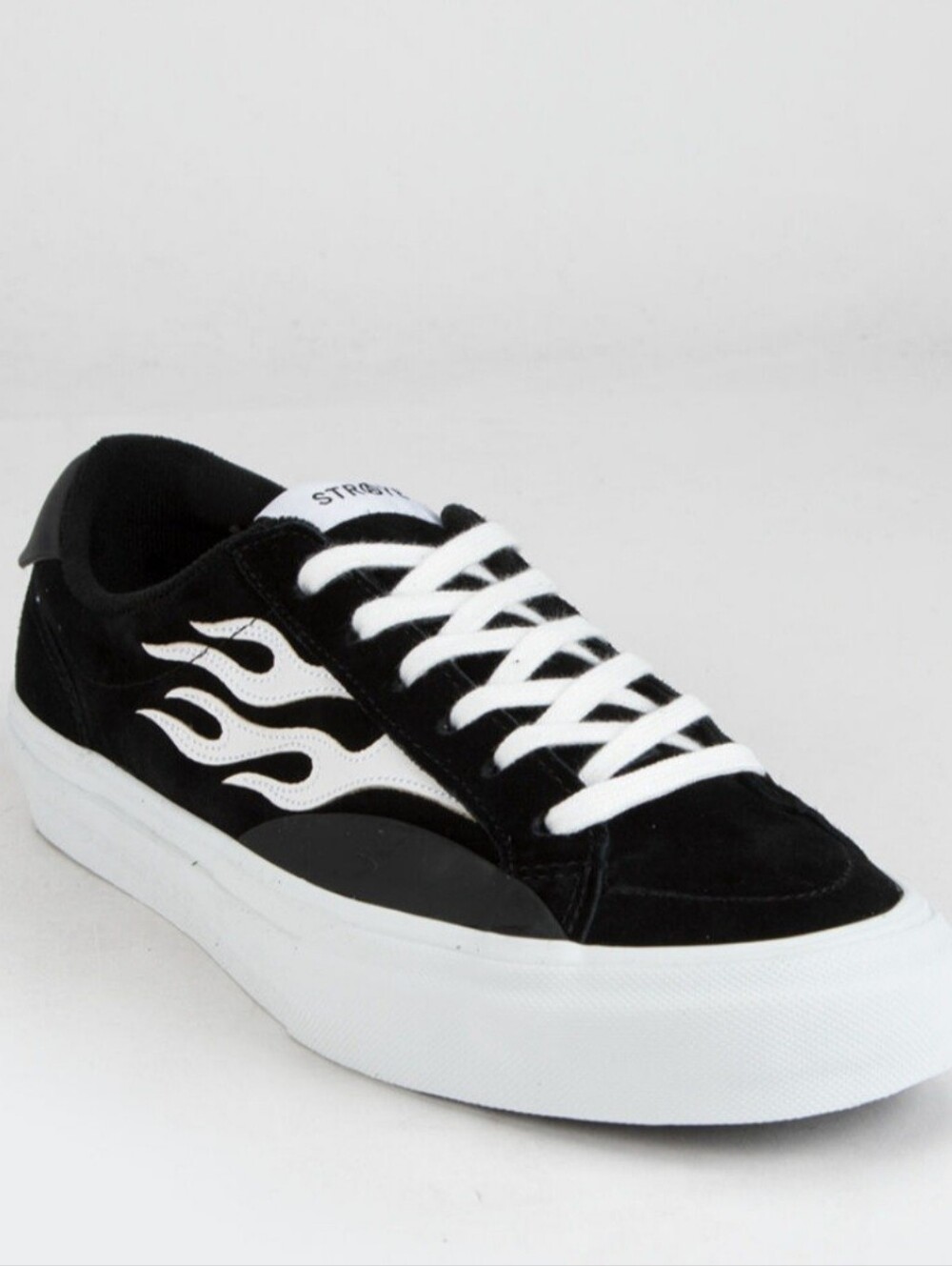 STRAYE Logan Black Flame Low-Top Skate Shoes – Men's Size 13